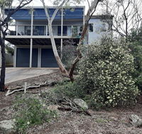 Elevated Holiday House Overlooks Tranquil Wetlands - Australian Directory