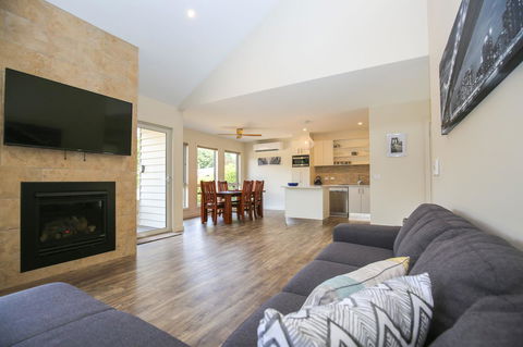 Amber Mist Villa Two - Australian Directory 20