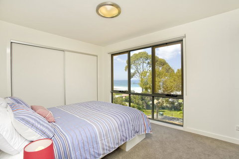 Earth Sea Sky - Australian Directory 7