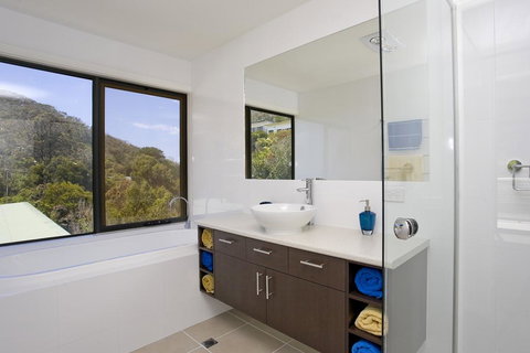 Earth Sea Sky - Australian Directory 9