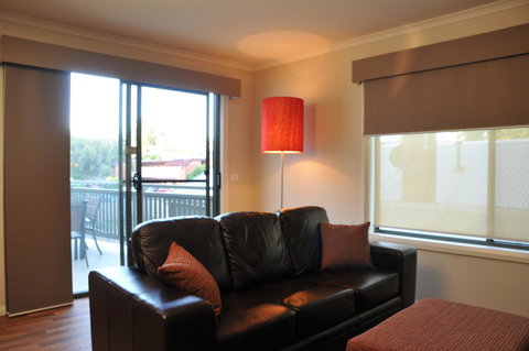 National Hotel Complex Bendigo - Australian Directory 25