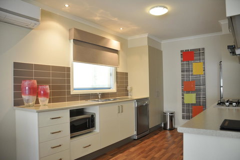 National Hotel Complex Bendigo - Australian Directory 24