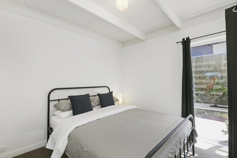 Mysa Anglesea Sleeps 7 WiFi SmartTV Cafes Shops - Australian Directory 8