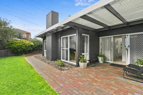 Mysa Anglesea Sleeps 7 WiFi SmartTV Cafes Shops - Australian Directory 7