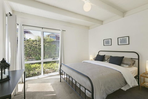 Mysa Anglesea Sleeps 7 WiFi SmartTV Cafes Shops - Australian Directory 6