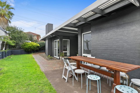 Mysa Anglesea Sleeps 7 WiFi SmartTV Cafes Shops - Australian Directory 13