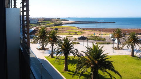 Waterfront Apt 234 Marinaquays - Australian Directory 3