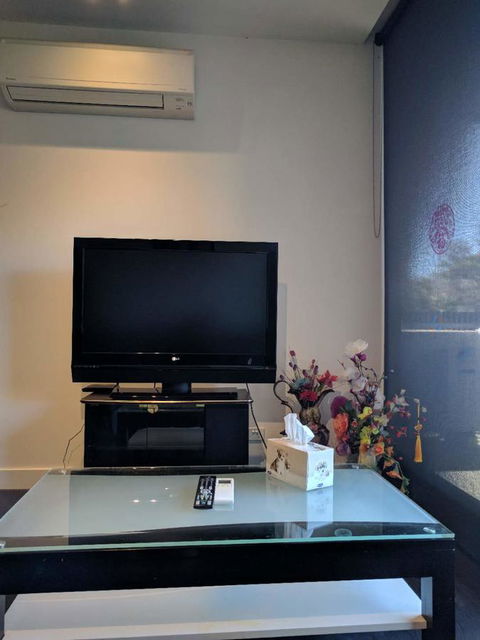 Camberwell Burke Road Apartment - Australian Directory 5