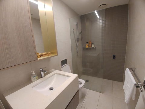 Camberwell Burke Road Apartment - Australian Directory 9
