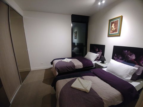 Camberwell Burke Road Apartment - Australian Directory 7