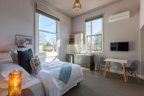 The Old Mechanics - Australian Directory 11