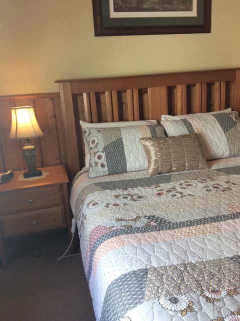 Airleigh-Rose Cottage - Australian Directory 9