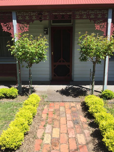 Airleigh-Rose Cottage - Australian Directory 3