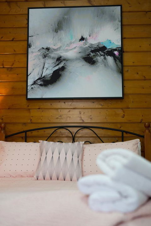 Airleigh-Rose Cottage - Australian Directory 27