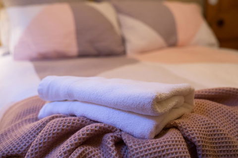 Airleigh-Rose Cottage - Australian Directory 22