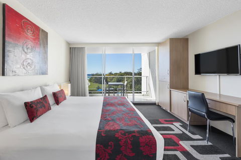Ramada By Wyndham Marcoola Beach - Australian Directory 17
