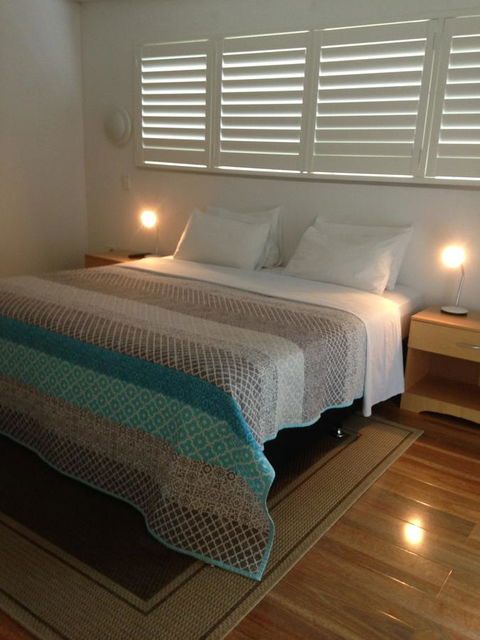 Chez Noosa Resort Motel - Australian Directory 34