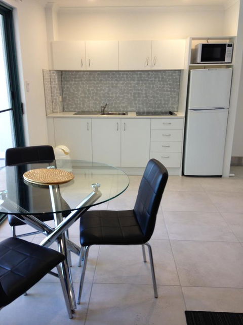 Chez Noosa Resort Motel - Australian Directory 15