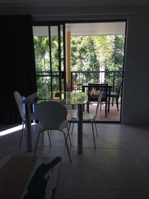 Chez Noosa Resort Motel - Australian Directory 21