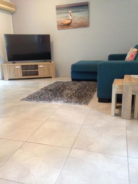 Chez Noosa Resort Motel - Australian Directory 36