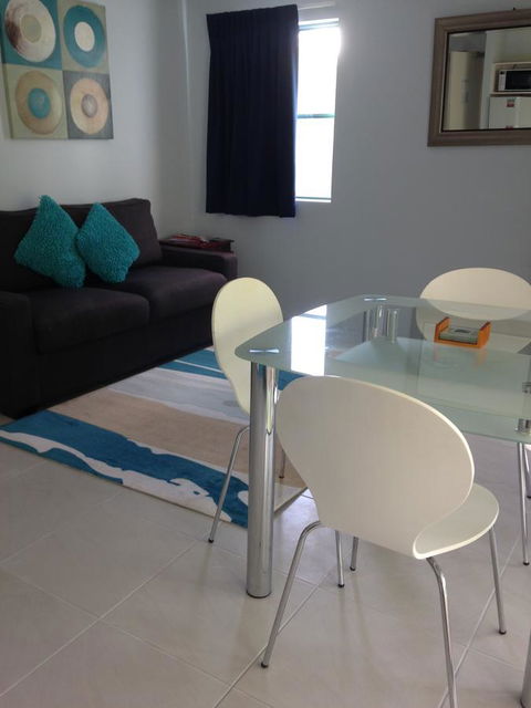 Chez Noosa Resort Motel - Australian Directory 22