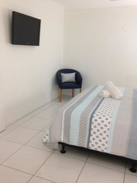 Chez Noosa Resort Motel - Australian Directory 26