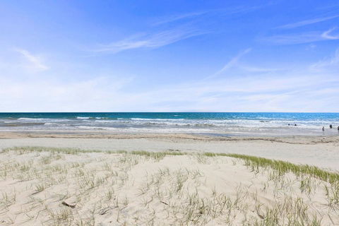 Coloured Sands - Rainbow Beach Resort - 5 Mins To Beach - Australian Directory 24