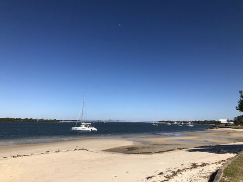 Bribie Island Hotel - Australian Directory 25