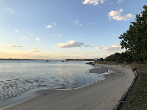 Bribie Island Hotel - Australian Directory 24
