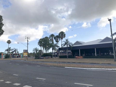 Bribie Island Hotel - Australian Directory 10