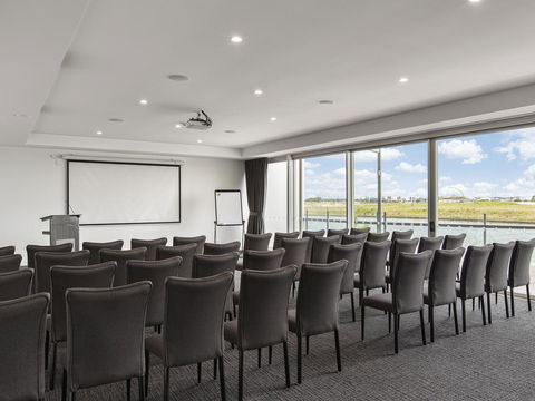 Mercure Sunshine Coast Kawana Waters - Australian Directory 43