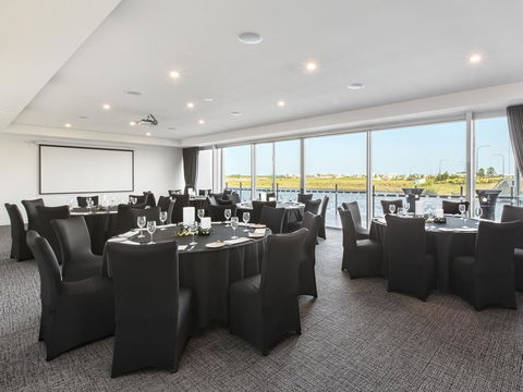 Mercure Sunshine Coast Kawana Waters - Australian Directory 42