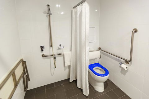 Mercure Sunshine Coast Kawana Waters - Australian Directory 26