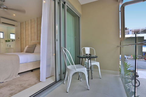 10 Hastings Street Motel - Australian Directory 25