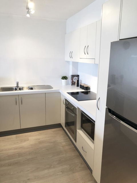 Sunshine Beach Luxe Apartment - Australian Directory 9