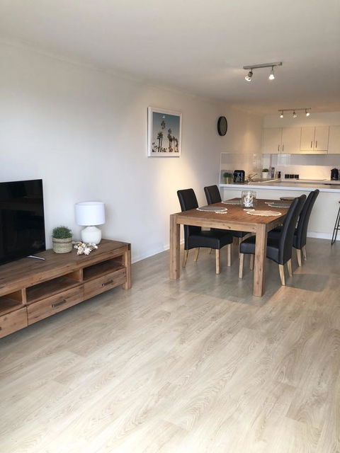 Sunshine Beach Luxe Apartment - Australian Directory 17