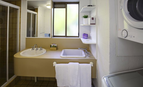 Ocean Breeze Resort - Australian Directory 34
