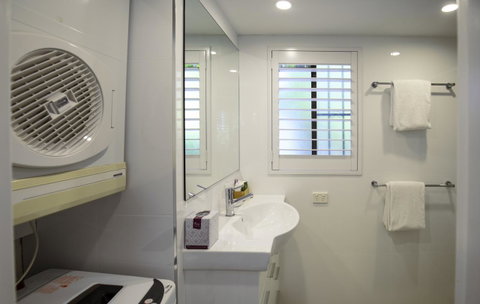 Ocean Breeze Resort - Australian Directory 14