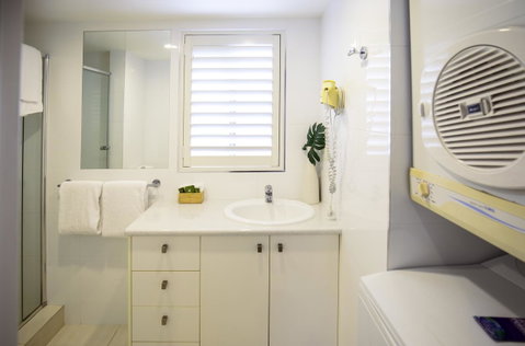 Ocean Breeze Resort - Australian Directory 31