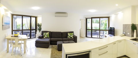 Ocean Breeze Resort - Australian Directory 11
