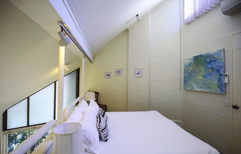 Ocean Breeze Resort - Australian Directory 36