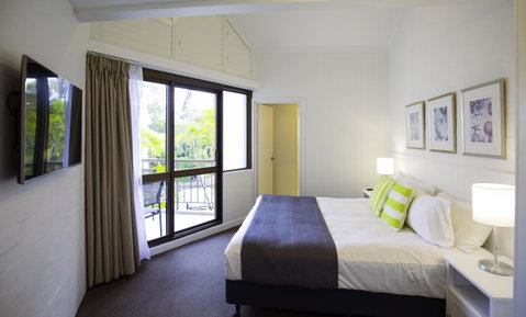 Ocean Breeze Resort - Australian Directory 30