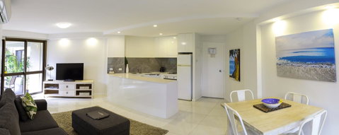 Ocean Breeze Resort - Australian Directory 12