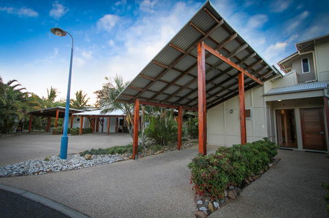 Edge On Beaches Agnes Waters 1770 - Australian Directory 9