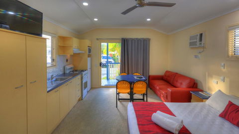 Alex Beach Cabins And Tourist Park - Australian Directory 23