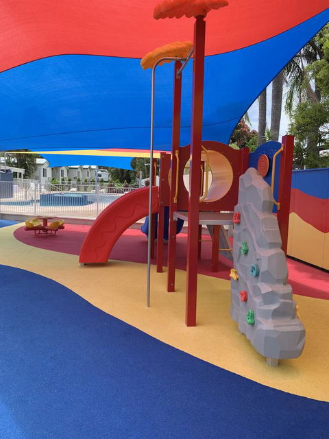 Alex Beach Cabins And Tourist Park - Australian Directory 6