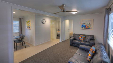 Alex Beach Cabins And Tourist Park - Australian Directory 9