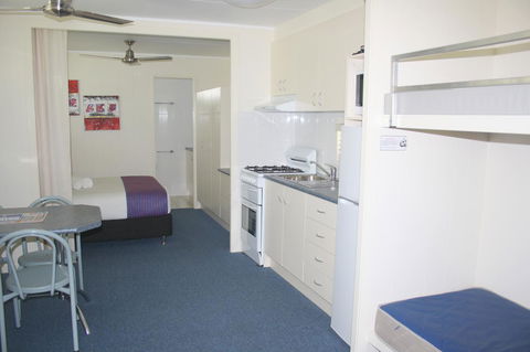 Alex Beach Cabins And Tourist Park - Australian Directory 41