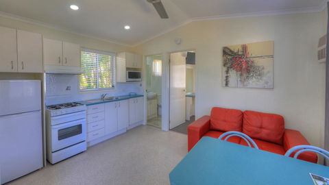 Alex Beach Cabins And Tourist Park - Australian Directory 22