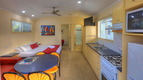 Alex Beach Cabins And Tourist Park - Australian Directory 11